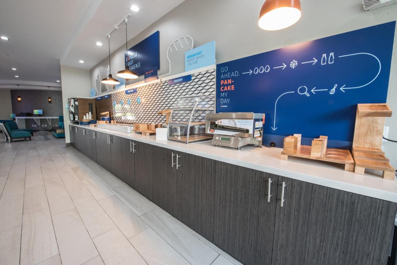 Holiday Inn Express & Suites Houston - Hobby Airport Area By Ihg Esterno foto